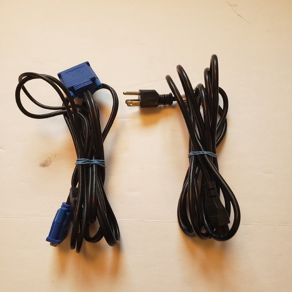 InFocus LP70+ DLP Projector XGA Portable HD 1080i W/Case and Logic Remote. - Picture 10 of 10